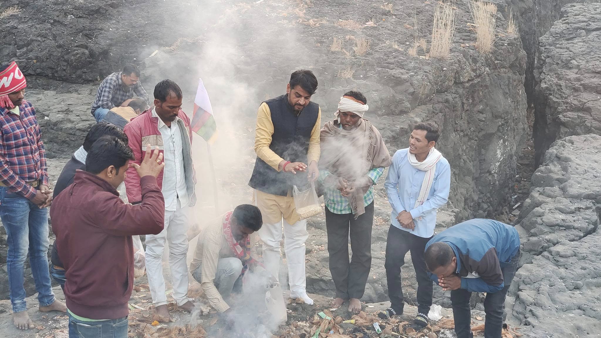 Morning aarti on the banks of the Narmada